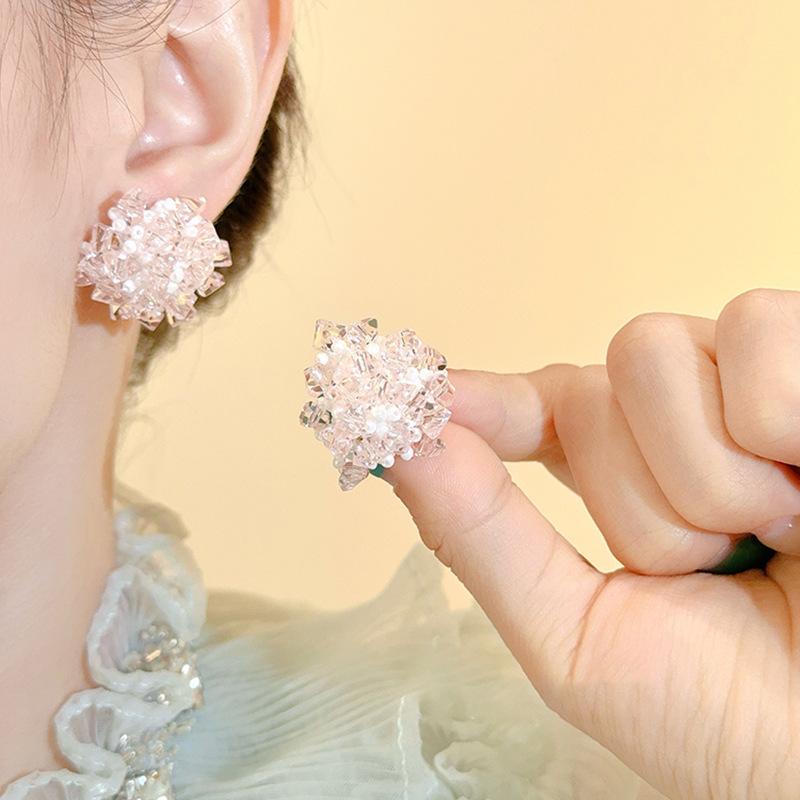 Серьги-пусеты в виде букета цветов из круглых кристаллов Серебряная игла , милые, маленькие, свежие, темпераментные, простые, модные, с высоким чувством стиля
Серьги-пусеты в виде букета цветов из круглых кристаллов Серебряная игла , милые, маленькие, свежие, темпераментные, простые, модные, с высоким чувством стиля