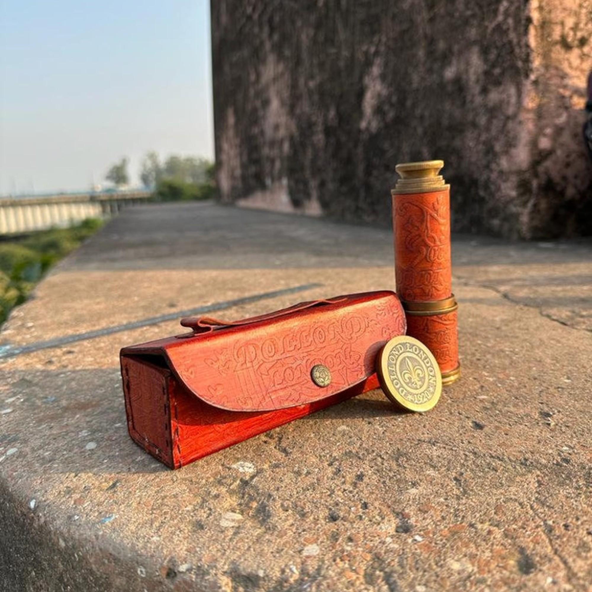 Антикварный морской телескоп из латуни | Винтажная морская кожаная пиратская подзорная труба | Морская кожаная пиратская подзорная труба
Антикварный морской телескоп из латуни | Винтажная морская кожаная пиратская подзорная труба | Морская кожаная пиратская подзорная труба