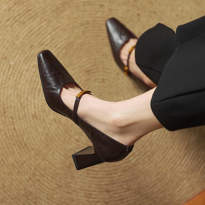 Черные туфли Мэри Джейн на блочном каблуке из натуральной овчины для женщин - Весна 2025 35 коричневый
Черные туфли Мэри Джейн на блочном каблуке из натуральной овчины для женщин - Весна 2025 35 коричневый