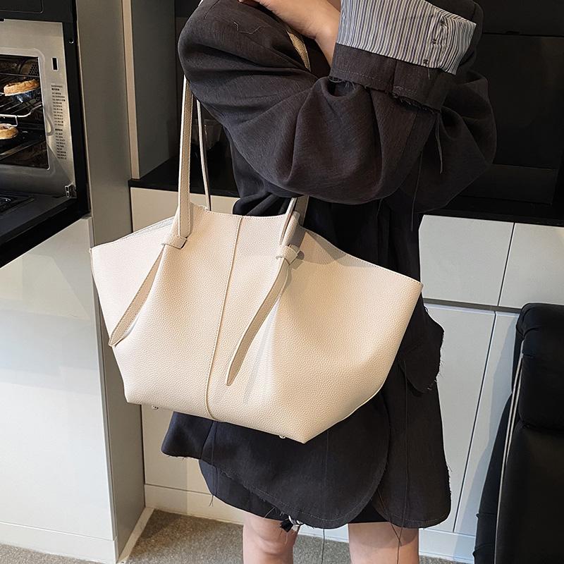 Summer New Large Capacity Tote Bag Trendy Fashi Lychee Pattern Solid Color Simple Texture One Shoulder Underarm Bag Handbag покинуть белый
Summer New Large Capacity Tote Bag Trendy Fashi Lychee Pattern Solid Color Simple Texture One Shoulder Underarm Bag Handbag покинуть белый