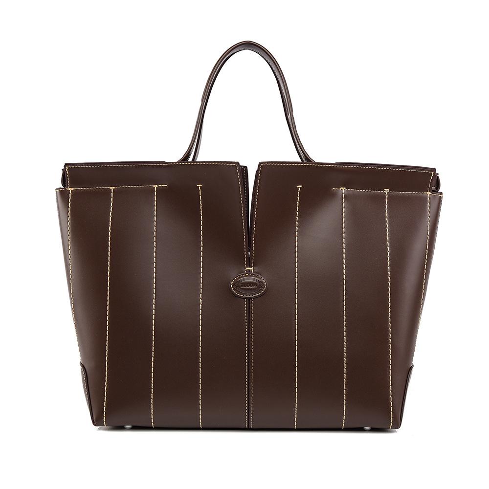 Tote Bag, New Fashionable Women s Bag, Large Capacity Commuting Bag, Simple and High-end Women s Handbag
Tote Bag, New Fashionable Women s Bag, Large Capacity Commuting Bag, Simple and High-end Women s Handbag