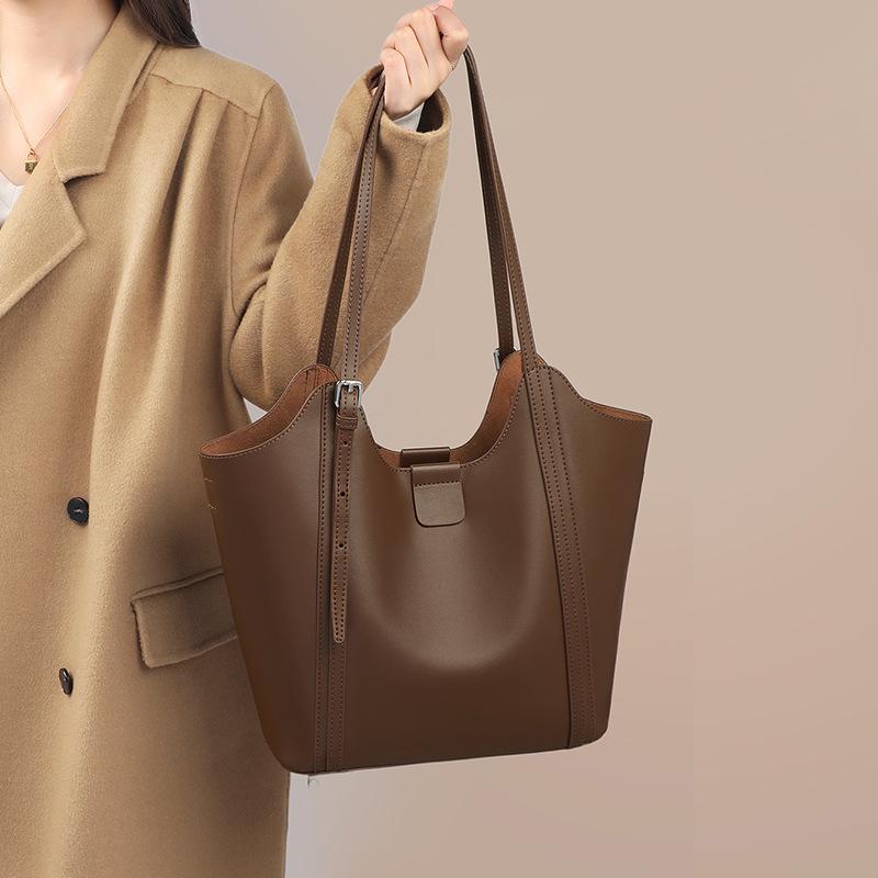 Tote bag women s new women s bag leather underarm bag large capacity spring and summer commuter shoulder bag темно-коричневого
Tote bag women s new women s bag leather underarm bag large capacity spring and summer commuter shoulder bag темно-коричневого