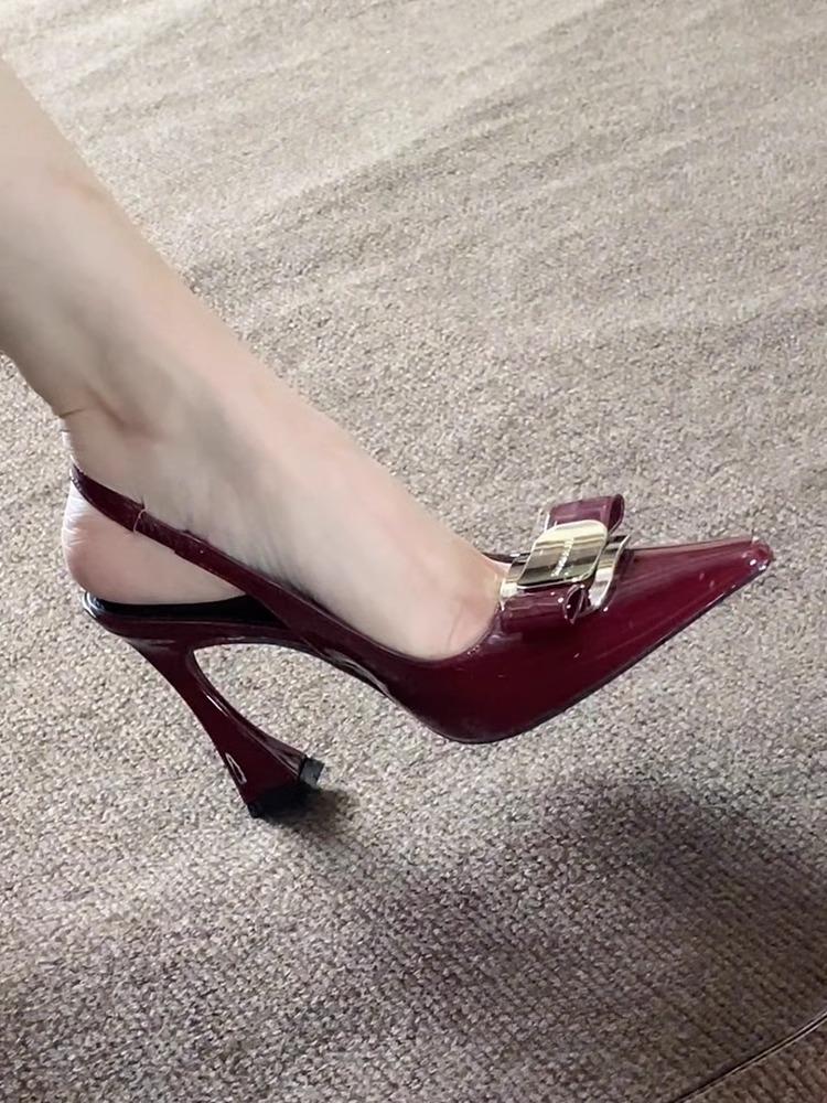 Версия из коровьей кожи~ Бордовые сандалии с полым словом и каблуком-подковой, женские, с металлической пряжкой, на толстом каблуке, сексуальные остроносые туфли на высоком каблуке 40
Версия из коровьей кожи~ Бордовые сандалии с полым словом и каблуком-подковой, женские, с металлической пряжкой, на толстом каблуке, сексуальные остроносые туфли на высоком каблуке 40