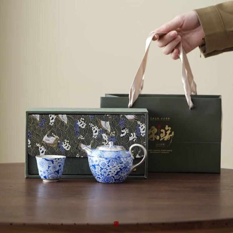 Song Yu Blue and White Ceramic Tea Set
Song Yu Blue and White Ceramic Tea Set