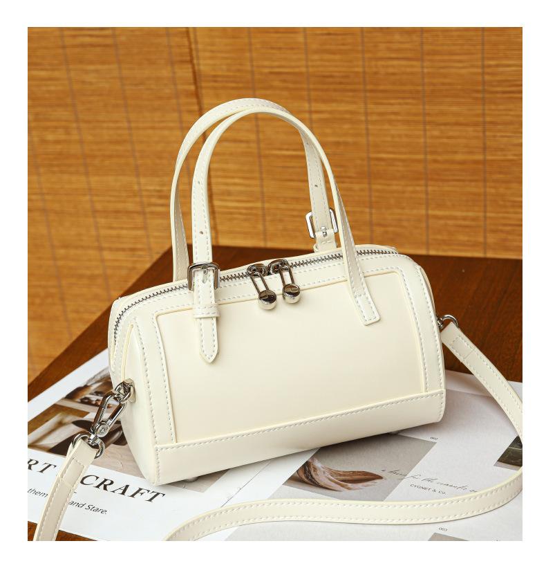 Design Handbag Bag Women S Spring Simple Fashion Solid Color Trend Leather Shoulder Bag 20*10*12 бежевый
Design Handbag Bag Women S Spring Simple Fashion Solid Color Trend Leather Shoulder Bag 20*10*12 бежевый