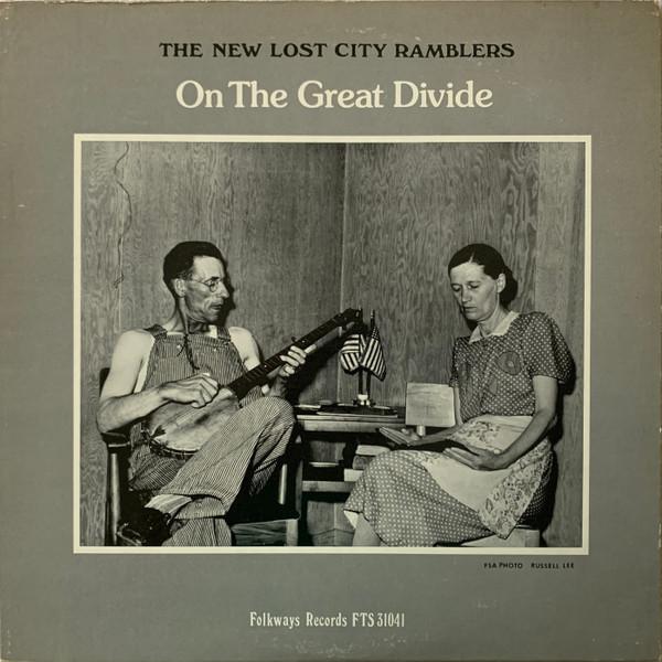 Виниловая пластинка NEW LOST CITY RAMBLERS On The Great Divide FTS31041 Folkways Record 1975 US Мировая музыка Б/у
Виниловая пластинка NEW LOST CITY RAMBLERS On The Great Divide FTS31041 Folkways Record 1975 US Мировая музыка Б/у