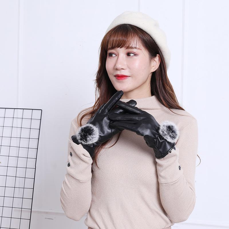 Новые зимние женские теплые кожаные перчатки с сенсорным экраном для велоспорта, электромобиля, с помпоном, из ПУ кожи, утолщенные бархатные перчатки one size fits all чёрный
Новые зимние женские теплые кожаные перчатки с сенсорным экраном для велоспорта, электромобиля, с помпоном, из ПУ кожи, утолщенные бархатные перчатки one size fits all чёрный