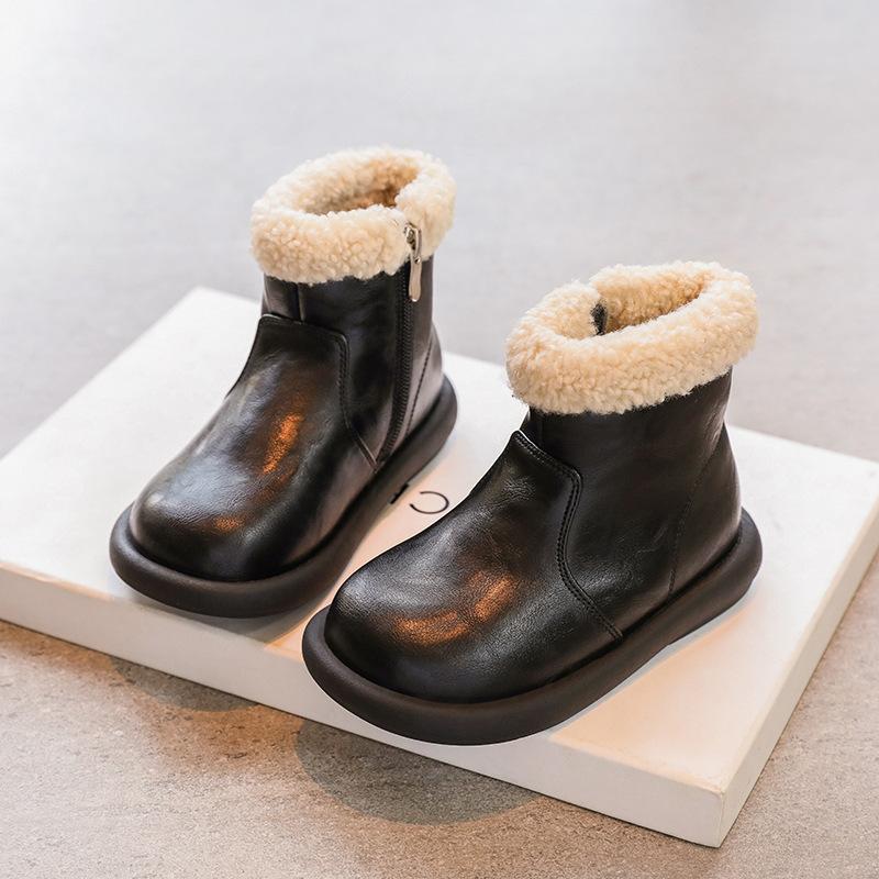 Girls autumn and winter new children s boots plush short boots thermal cotton boots snow boots Martin boots the inner length of size 36 is 22.6cm чорний
Girls autumn and winter new children s boots plush short boots thermal cotton boots snow boots Martin boots the inner length of size 36 is 22.6cm чорний