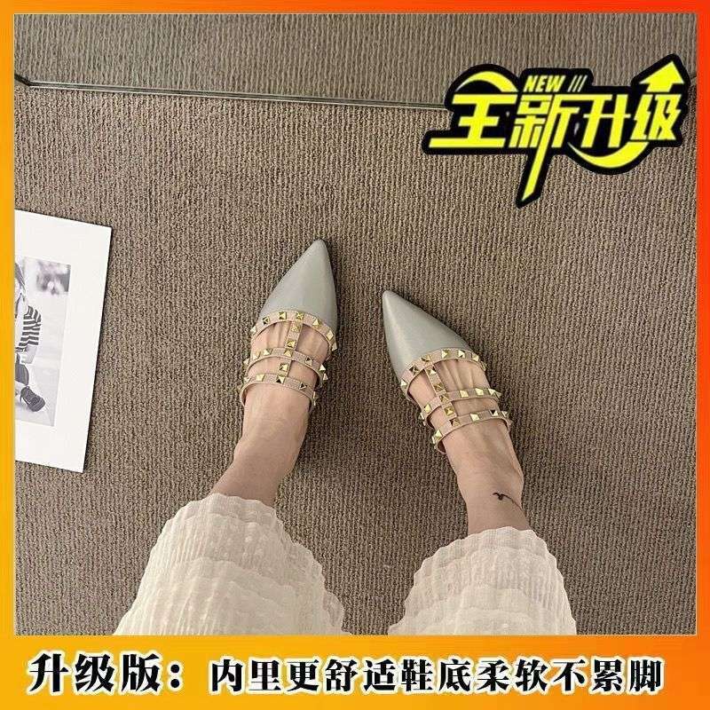 Мятные Mambo шлепанцы на толстом каблуке для улицы женские лето 2025 новые нишевые повседневные простые шлепанцы с подушкой и прохладным верхом two pairs of half size pads
Мятные Mambo шлепанцы на толстом каблуке для улицы женские лето 2025 новые нишевые повседневные простые шлепанцы с подушкой и прохладным верхом two pairs of half size pads