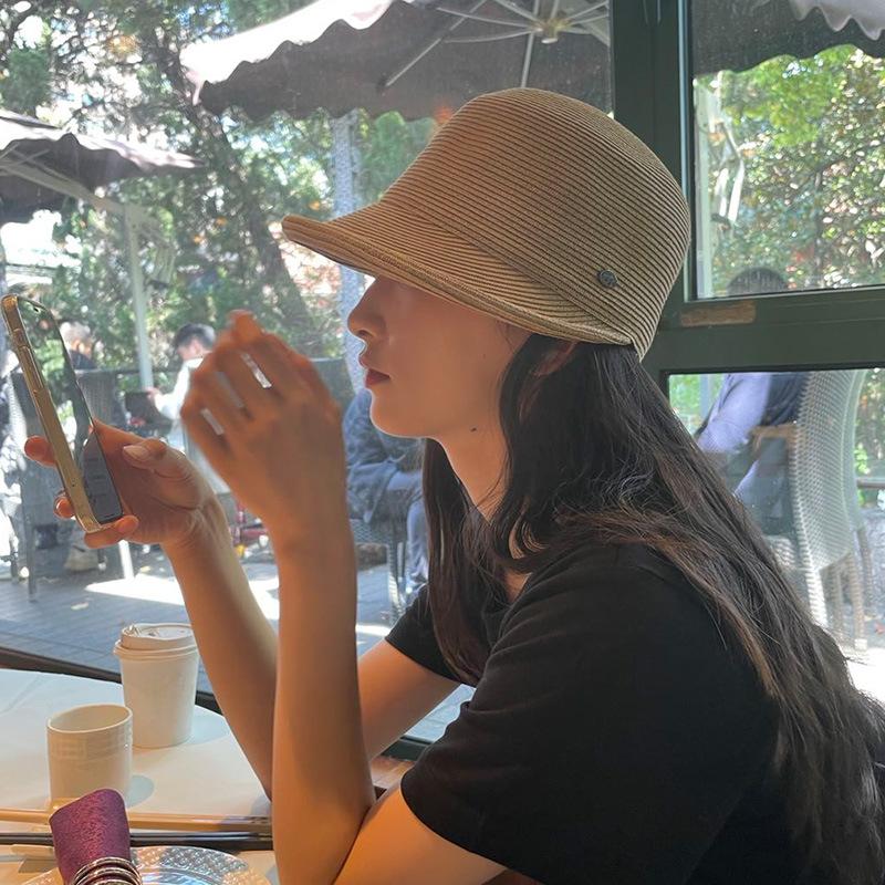 Casual style straw-woven baseball cap, sun protection, big brim, curled sun hat, Japanese and Korean face, small cap, women s summer straw hat хакі
Casual style straw-woven baseball cap, sun protection, big brim, curled sun hat, Japanese and Korean face, small cap, women s summer straw hat хакі