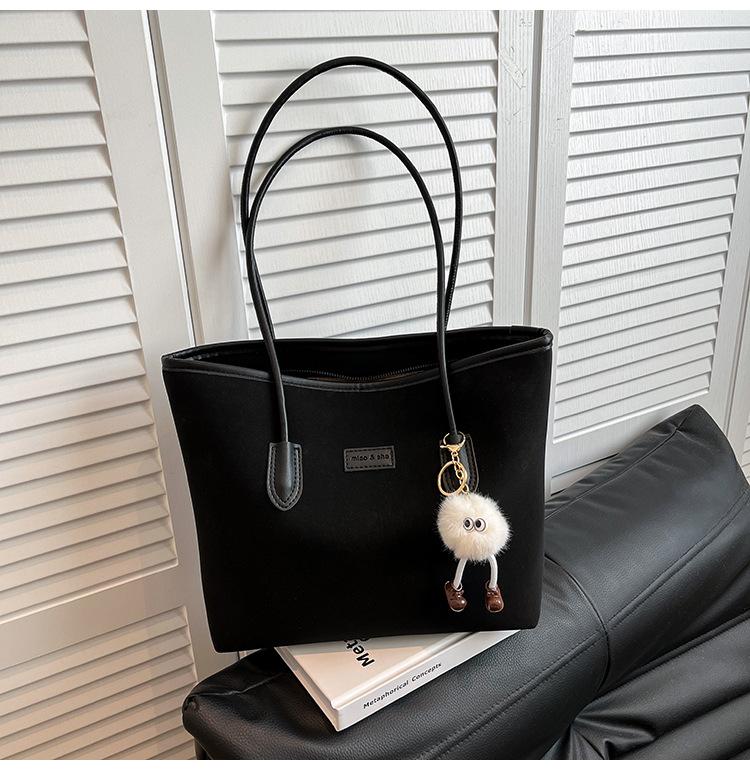 Casual commuting large capacity fashion bag women s 2025 new retro simple shoulder bag popular hand-tote bag чорний
Casual commuting large capacity fashion bag women s 2025 new retro simple shoulder bag popular hand-tote bag чорний