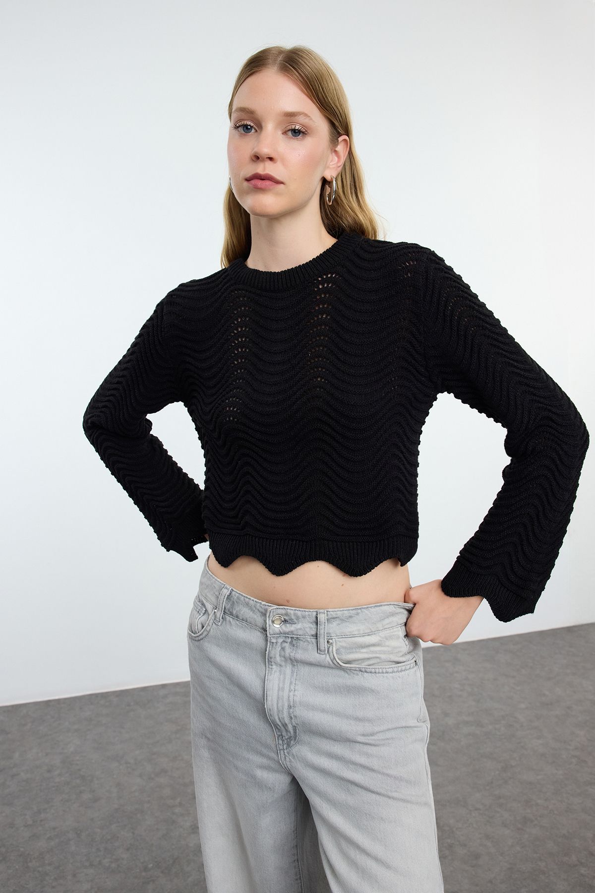 Women s Fashionable Stylish Sweater Black Crop Openwork Hole Crew Neck Knitwear Sweater S
Women s Fashionable Stylish Sweater Black Crop Openwork Hole Crew Neck Knitwear Sweater S