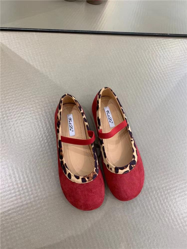 2024 shallow mouth round head flat bottom casual wind outside wear light and simple lazy one pedal women s single shoes 40 червоний
2024 shallow mouth round head flat bottom casual wind outside wear light and simple lazy one pedal women s single shoes 40 червоний