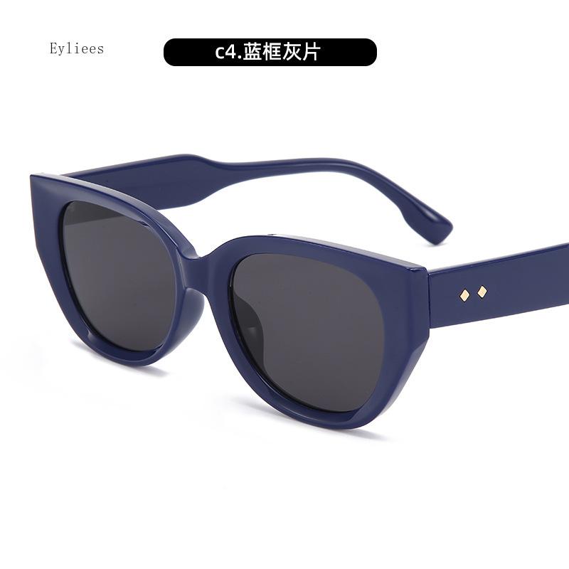 Ins Popular Fashion Cat Eye Women Luxury Sunglasses Retro Jelly Tea Shades UV400 Men Brand Designer Rivets Sun Glasses
Ins Popular Fashion Cat Eye Women Luxury Sunglasses Retro Jelly Tea Shades UV400 Men Brand Designer Rivets Sun Glasses