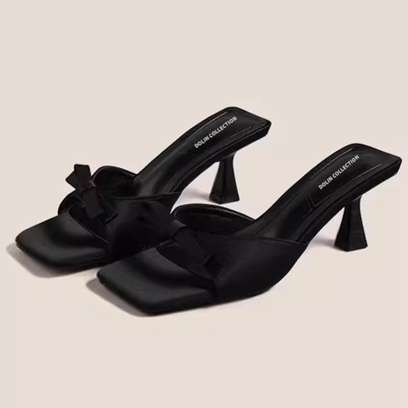 Temperament socialite stiletto cat heel high heels women s summer 2025 new white French square head wearing cool slippers women 40 чорний
Temperament socialite stiletto cat heel high heels women s summer 2025 new white French square head wearing cool slippers women 40 чорний