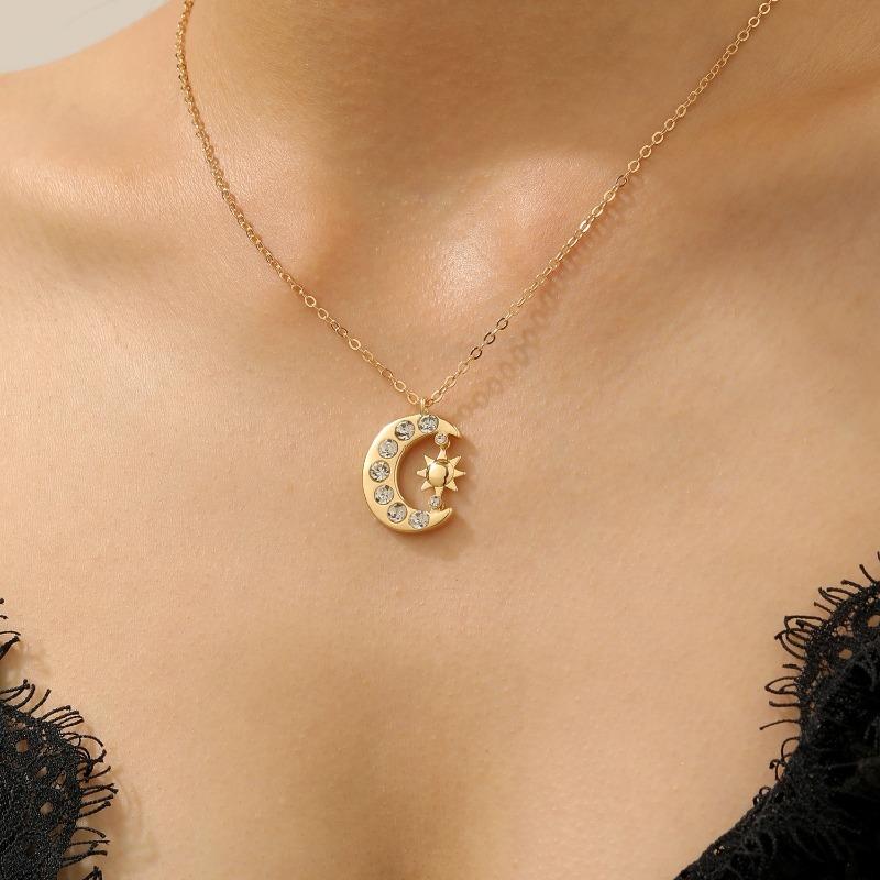 Moon Sun Pendant Necklace, For Women Men Exquisite Collarbone Chain Vintage Simple Hiphop Punk Versatile Jewelry Gift
Moon Sun Pendant Necklace, For Women Men Exquisite Collarbone Chain Vintage Simple Hiphop Punk Versatile Jewelry Gift