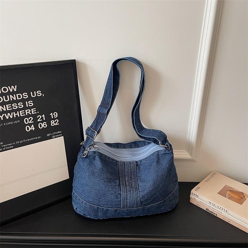 New Versatile for Daily Crossbody Bags Fashiable Large Capacity Simple Denim Shoulder Bag Casual Minimalist Square Bag
New Versatile for Daily Crossbody Bags Fashiable Large Capacity Simple Denim Shoulder Bag Casual Minimalist Square Bag