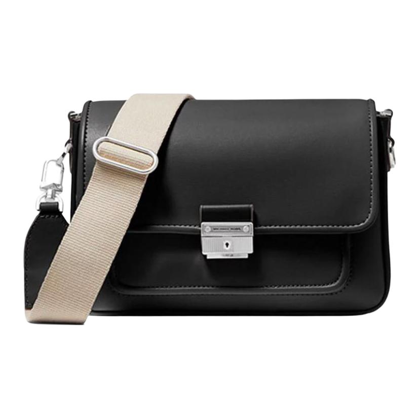 Michael Kors Mk Bradshaw Silver Buckle Solid Color Leather Envelope Messenger Shoulder Bag Crossbody Medium Women bags Black 30S1S2BM2L-BLACK Basic Set (Bag+Dust Bag)
Michael Kors Mk Bradshaw Silver Buckle Solid Color Leather Envelope Messenger Shoulder Bag Crossbody Medium Women bags Black 30S1S2BM2L-BLACK Basic Set (Bag+Dust Bag)