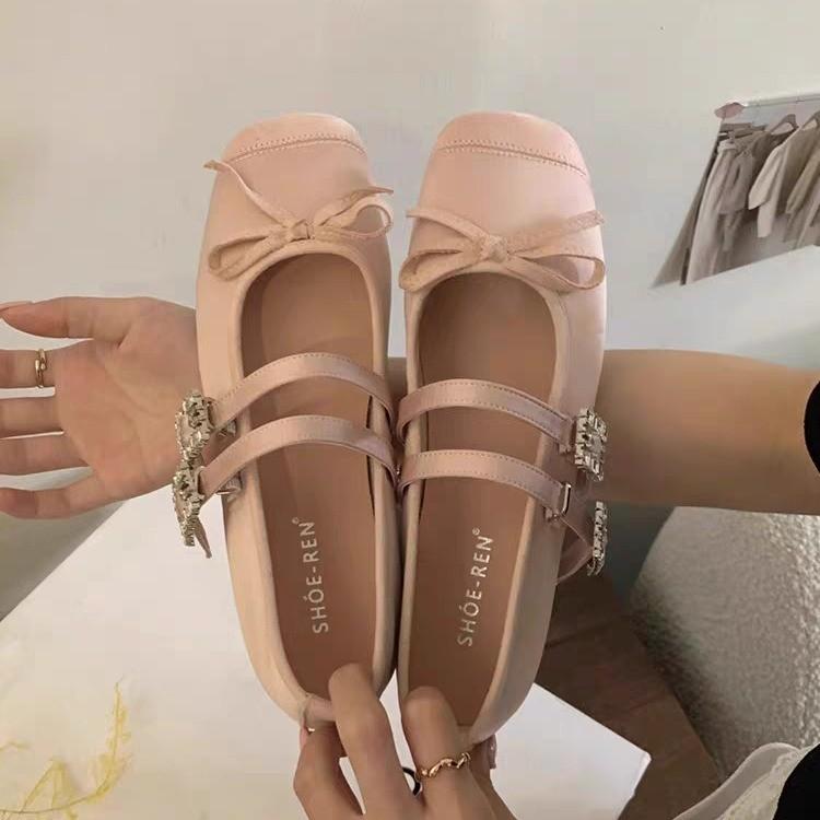 Silver ballet shoes inner height increase single shoes women s summer skirt word belt Mary Jane shoes 40 срібний
Silver ballet shoes inner height increase single shoes women s summer skirt word belt Mary Jane shoes 40 срібний