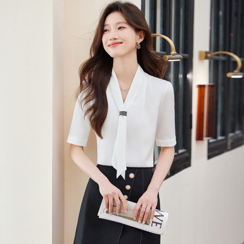 2024 Women s Professional White Summer Shirt - Lightweight Workwear for Commute and Reception S
2024 Women s Professional White Summer Shirt - Lightweight Workwear for Commute and Reception S