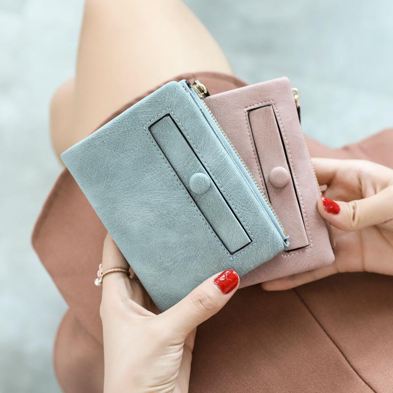 Wallet Women s New Women s Short Wallet Frosted Retro Thin Wallet Simple Versatile Change Bag коричневий
Wallet Women s New Women s Short Wallet Frosted Retro Thin Wallet Simple Versatile Change Bag коричневий