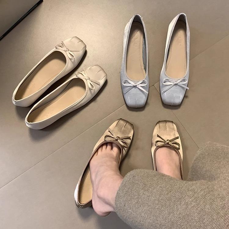 Gentle satin square head ballet shoes 2025 spring new niche bow thick heel light mouth ladyshoes Mary Jane shoes 35 срібний
Gentle satin square head ballet shoes 2025 spring new niche bow thick heel light mouth ladyshoes Mary Jane shoes 35 срібний