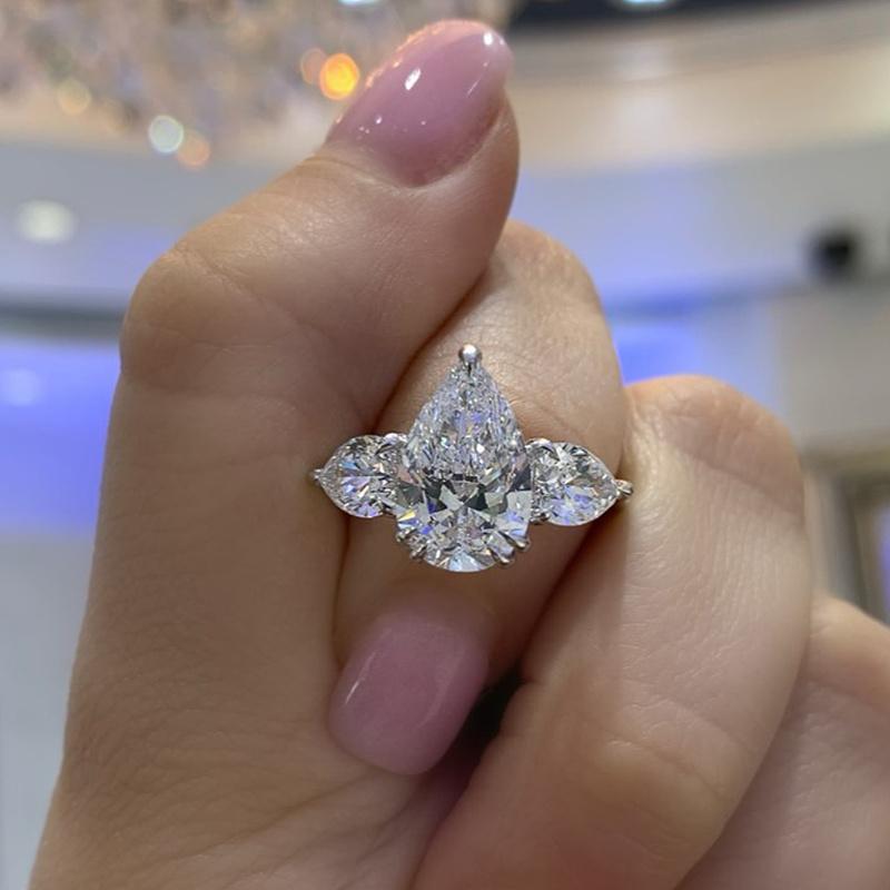 CAOSHI Simple Luxury Female Wedding Bands with Shinning Zirconia Stone Temperament Women Trendy Zircon Delicate Promise Rings 6&Copper Plated
CAOSHI Simple Luxury Female Wedding Bands with Shinning Zirconia Stone Temperament Women Trendy Zircon Delicate Promise Rings 6&Copper Plated