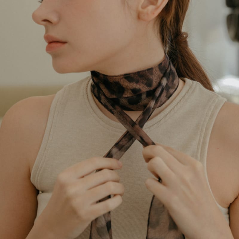 RaJu Skinny Silk Chiffon Scarf Leopard
RaJu Skinny Silk Chiffon Scarf Leopard