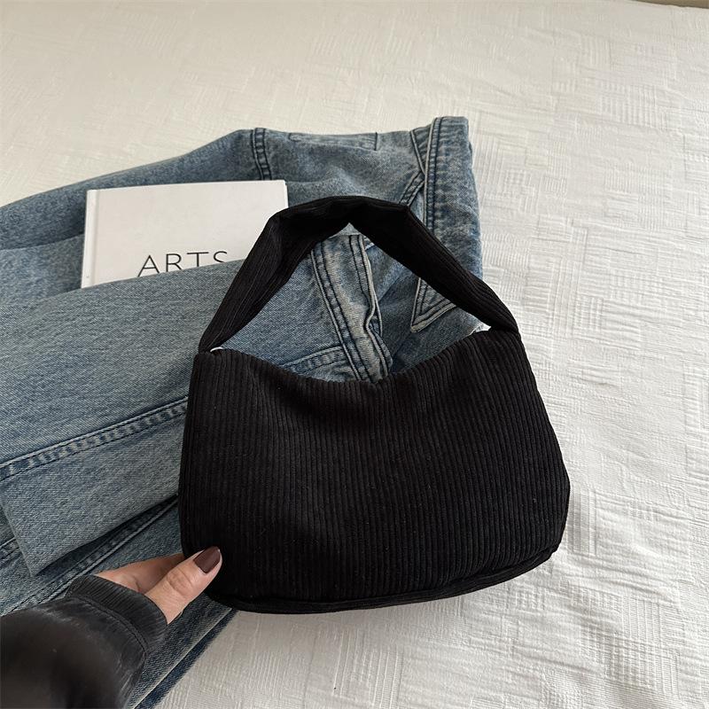 Повседневная сумка однотонная модная корейская версия одно плечо сумка-мессенджер 2024 осень новый иностранный стиль женская сумка-подушка прилив чёрный
Повседневная сумка однотонная модная корейская версия одно плечо сумка-мессенджер 2024 осень новый иностранный стиль женская сумка-подушка прилив чёрный