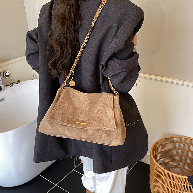 2025 Autumn/Winter Retro Women s Matte Chain Shoulder Crossbody Tote Bag хакі
2025 Autumn/Winter Retro Women s Matte Chain Shoulder Crossbody Tote Bag хакі