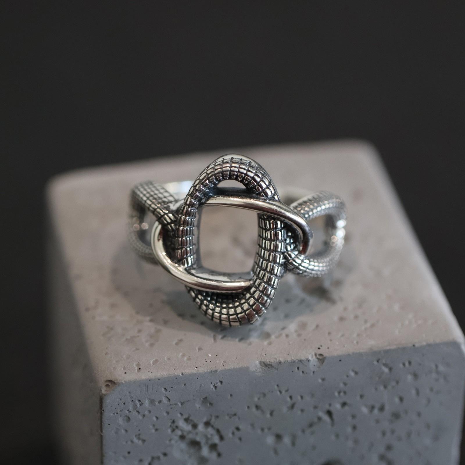 Vintage Thai Silver Flower Wrapping Adjustable Finger Rings For Women Punk Fashion New Jewelry Gift Party Rock anillos resizable
Vintage Thai Silver Flower Wrapping Adjustable Finger Rings For Women Punk Fashion New Jewelry Gift Party Rock anillos resizable