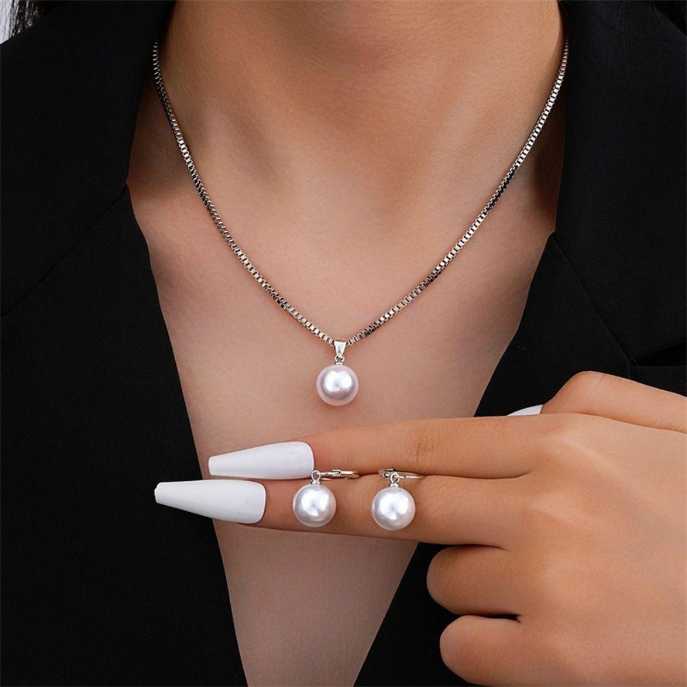 3 Pcs Gold Pearl Jewelry Set Round Pendant Necklace Fashion Pearl Earrings Wedding срібний
3 Pcs Gold Pearl Jewelry Set Round Pendant Necklace Fashion Pearl Earrings Wedding срібний