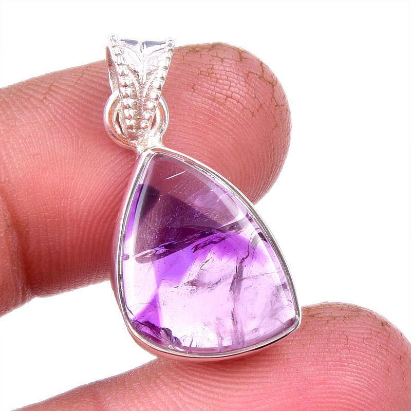 Natural Cacoxenite Gemstone 925 Solid Sterling Silver Jewelry Pendant 1.25 t3D91
Natural Cacoxenite Gemstone 925 Solid Sterling Silver Jewelry Pendant 1.25 t3D91