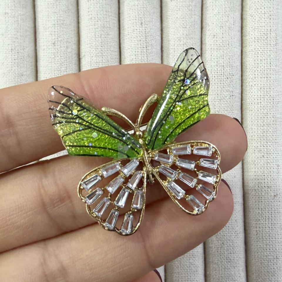 ZAKOL Exquisite Green Crystal Butterfly Dragonfly Brooch Fashion Lapel Pins for Women Girl Autumn Winter Versatile Accessories
ZAKOL Exquisite Green Crystal Butterfly Dragonfly Brooch Fashion Lapel Pins for Women Girl Autumn Winter Versatile Accessories