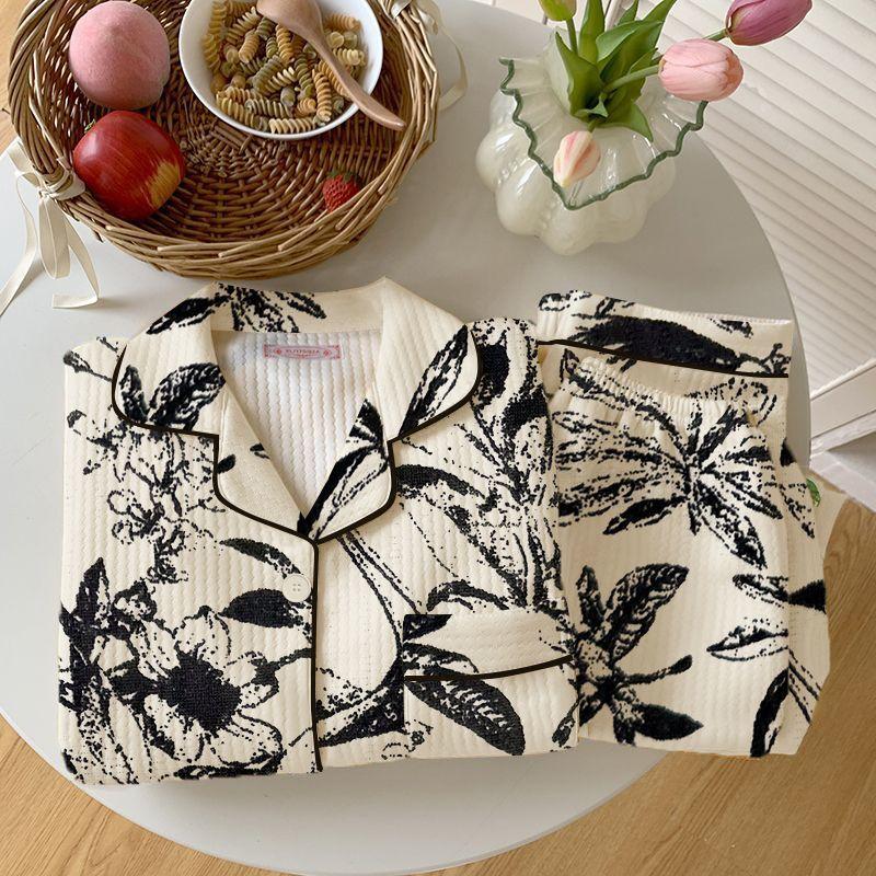 Женский утолщенный теплый пижамный комплект Осень Зима Хлопковая подкладка Длинный рукав Принт Кардиган Домашняя одежда Комплект из двух предметов 3XL
Женский утолщенный теплый пижамный комплект Осень Зима Хлопковая подкладка Длинный рукав Принт Кардиган Домашняя одежда Комплект из двух предметов 3XL