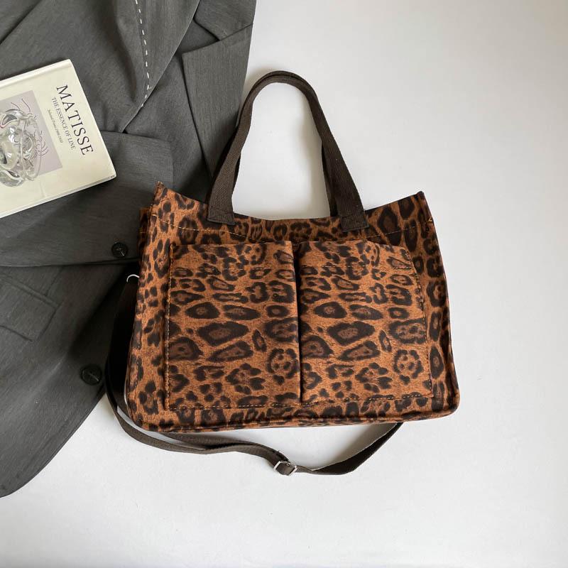 Large Capacity Casual Tote Bags Leopard Print Handbag Women s Crossbody Shoulder Bag Suitable for Daily Use And Outings Travel 35x25x14cm коричневый
Large Capacity Casual Tote Bags Leopard Print Handbag Women s Crossbody Shoulder Bag Suitable for Daily Use And Outings Travel 35x25x14cm коричневый
