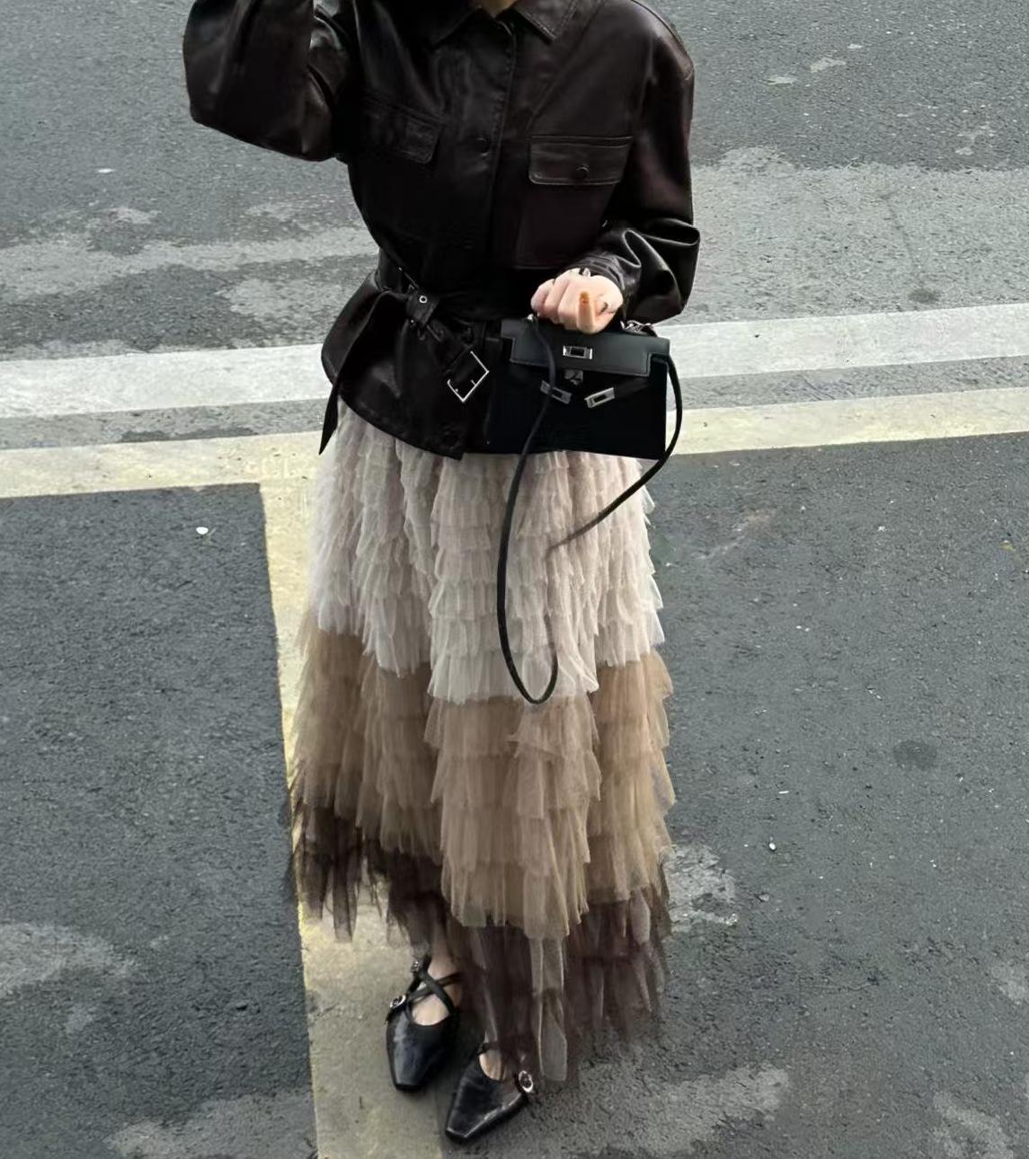 2026 Spring High-Waisted Layered A-Line Midi Skirt – French Fairy Style, Color Block Mesh One size fits 80-140 jin хакі
2026 Spring High-Waisted Layered A-Line Midi Skirt – French Fairy Style, Color Block Mesh One size fits 80-140 jin хакі