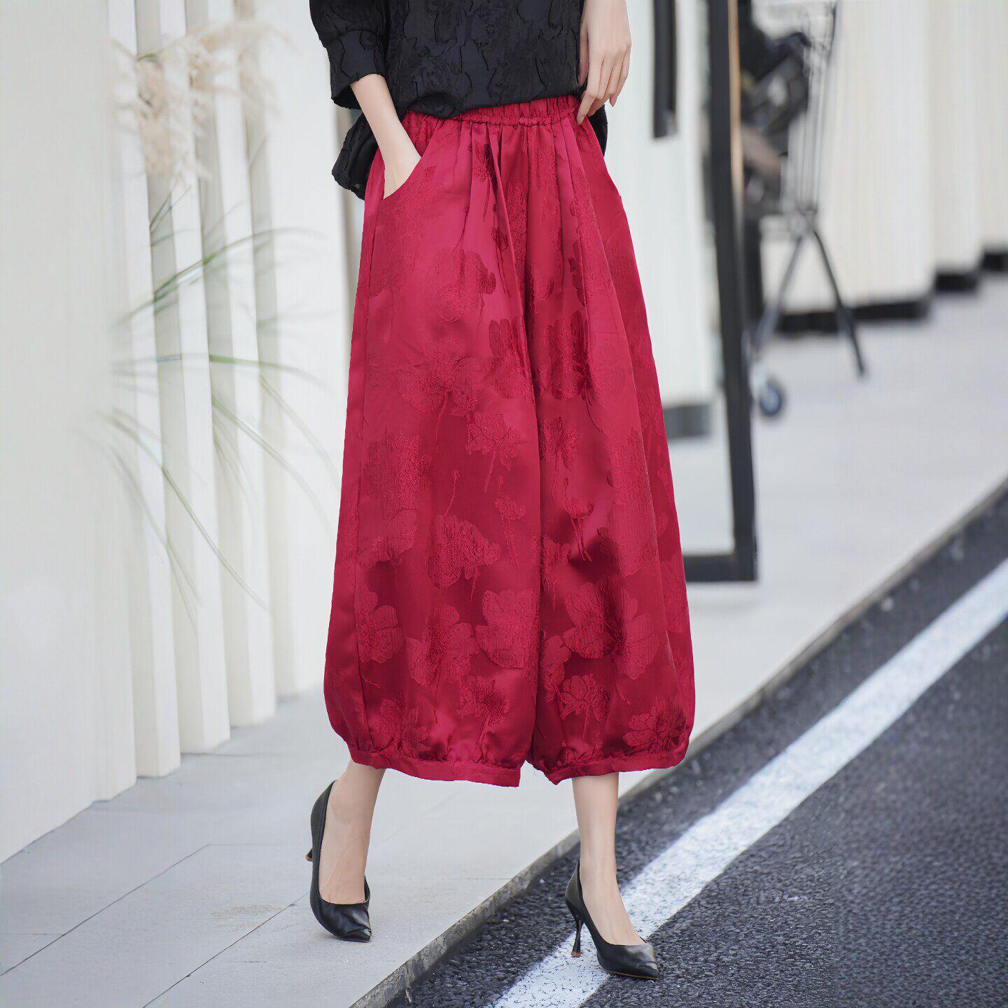 Plus Size Chinese-Inspired Spring/Summer Suit Set: Wide-Leg Pants & Stylish Tencel Burnout Top for Women One Size, 80-160 jin
Plus Size Chinese-Inspired Spring/Summer Suit Set: Wide-Leg Pants & Stylish Tencel Burnout Top for Women One Size, 80-160 jin