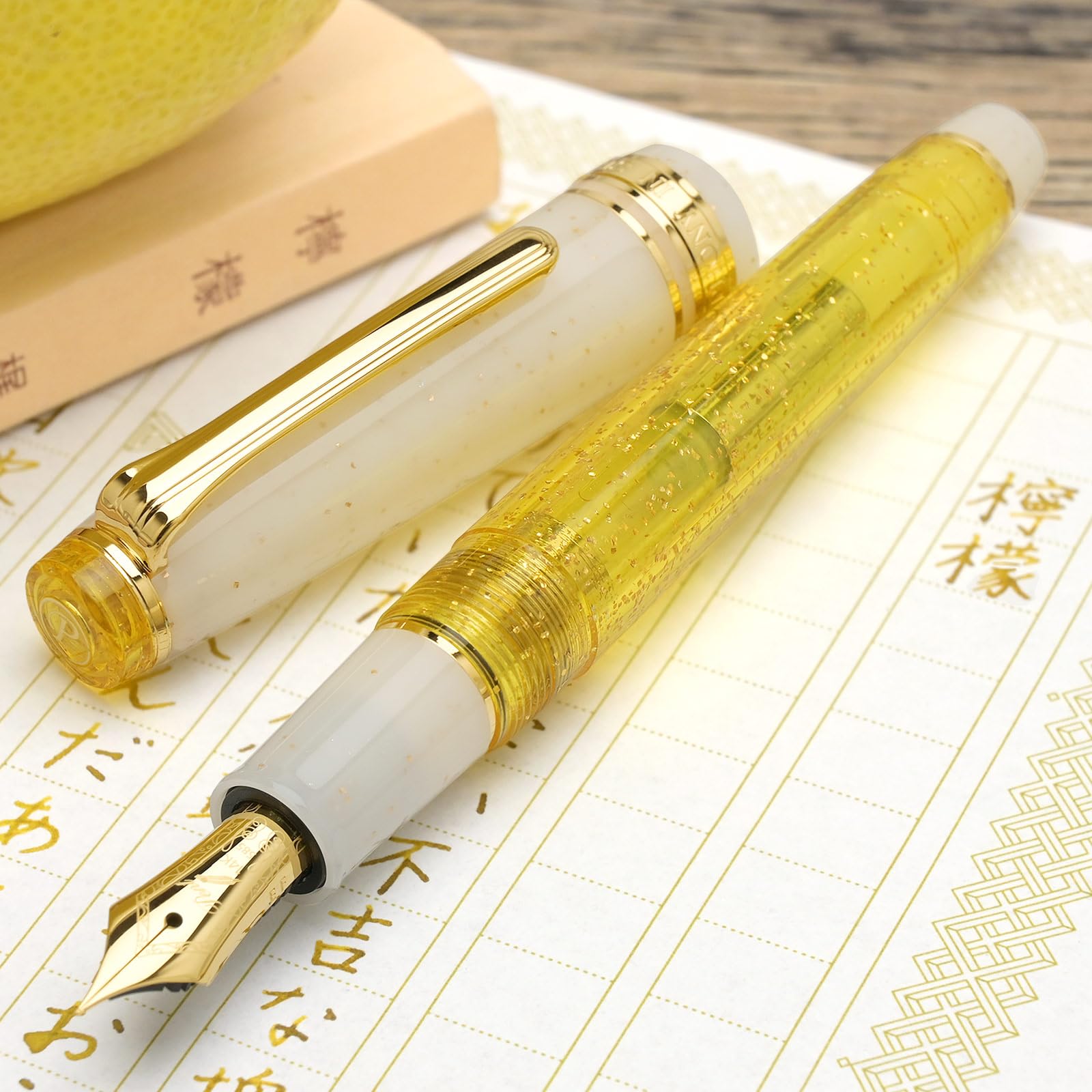 Fountain Pen Pent by Sailor Fountain Pen Special Product Kotoba Noiro Lemon Pen House Original (MF (medium fine))
Fountain Pen Pent by Sailor Fountain Pen Special Product Kotoba Noiro Lemon Pen House Original (MF (medium fine))