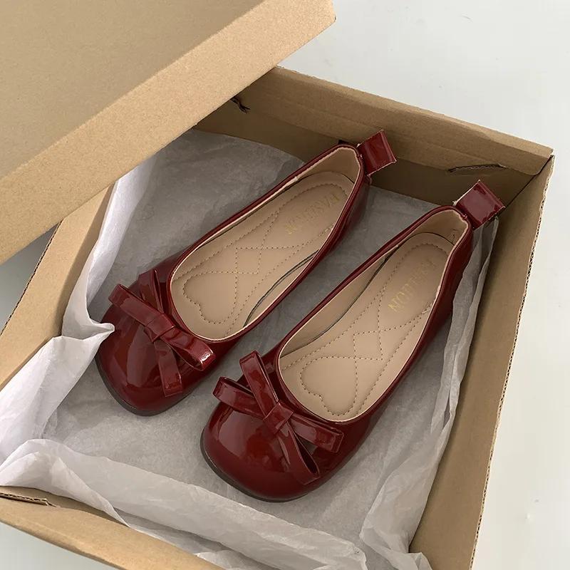 Модные ретро туфли-балетки из лакированной кожи с бантом для женщин, осенние слипоны на плоской подошве, с круглым носком, лоферы, женские туфли Мэри Джейн 37 красный
Модные ретро туфли-балетки из лакированной кожи с бантом для женщин, осенние слипоны на плоской подошве, с круглым носком, лоферы, женские туфли Мэри Джейн 37 красный