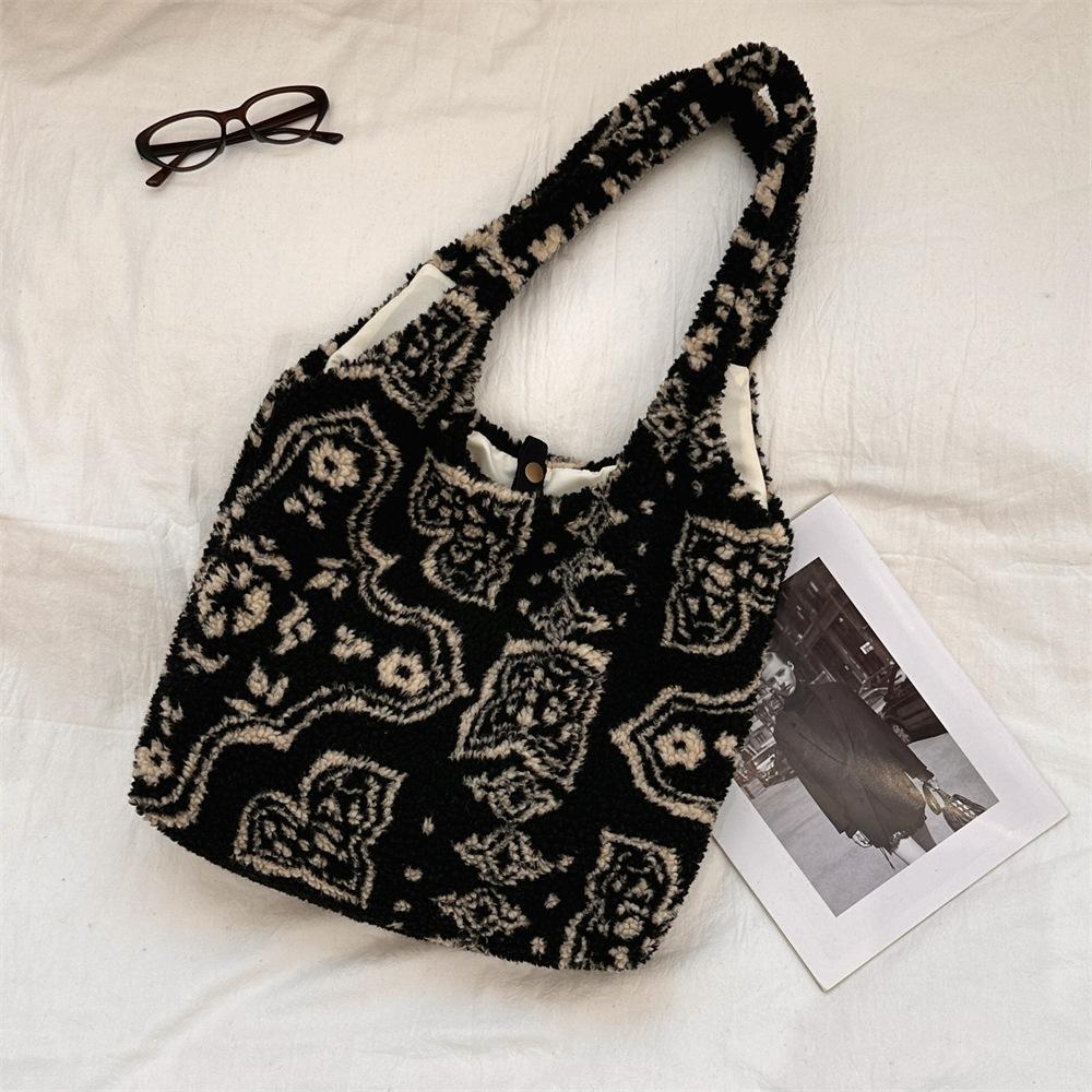 Winter Vintage Leopard Women s Plush Shoulder Bags Plaid Ladies Handbags Vest Bag Large Capacity Female Faux Lamb Wool Tote
Winter Vintage Leopard Women s Plush Shoulder Bags Plaid Ladies Handbags Vest Bag Large Capacity Female Faux Lamb Wool Tote