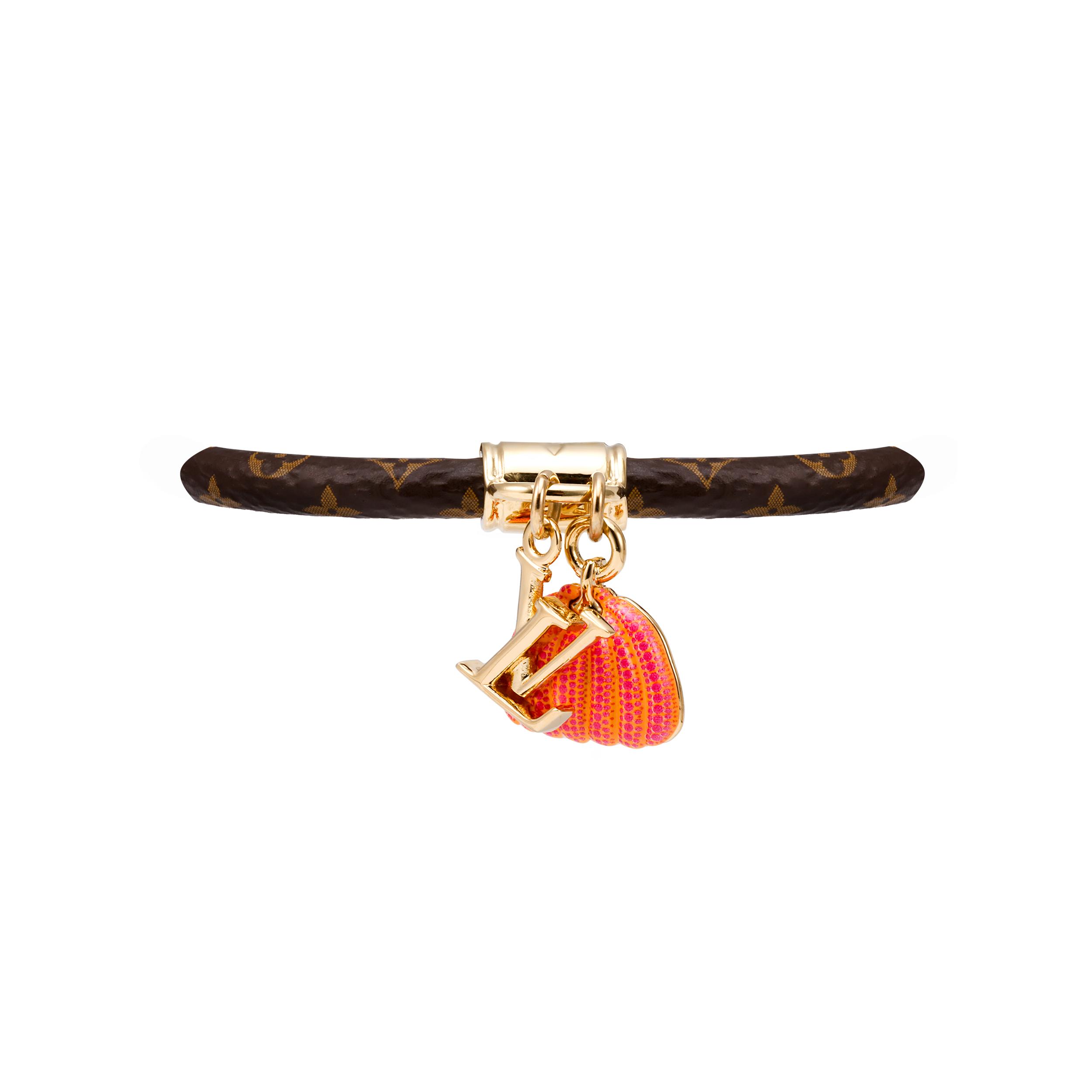 Louis Vuitton Yayoi Kusama Collaboration Series Pumpkin Charms Metal Bracelet Women bracelet Brown M1006 Box+Shopping Bag,M1006F
Louis Vuitton Yayoi Kusama Collaboration Series Pumpkin Charms Metal Bracelet Women bracelet Brown M1006 Box+Shopping Bag,M1006F