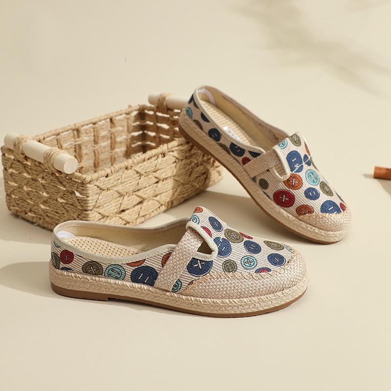 Old Beijing cloth shoes women s printed half slippers head shoes mother shoes wear retro one-pedal lazy shoes women s single shoes 40
Old Beijing cloth shoes women s printed half slippers head shoes mother shoes wear retro one-pedal lazy shoes women s single shoes 40