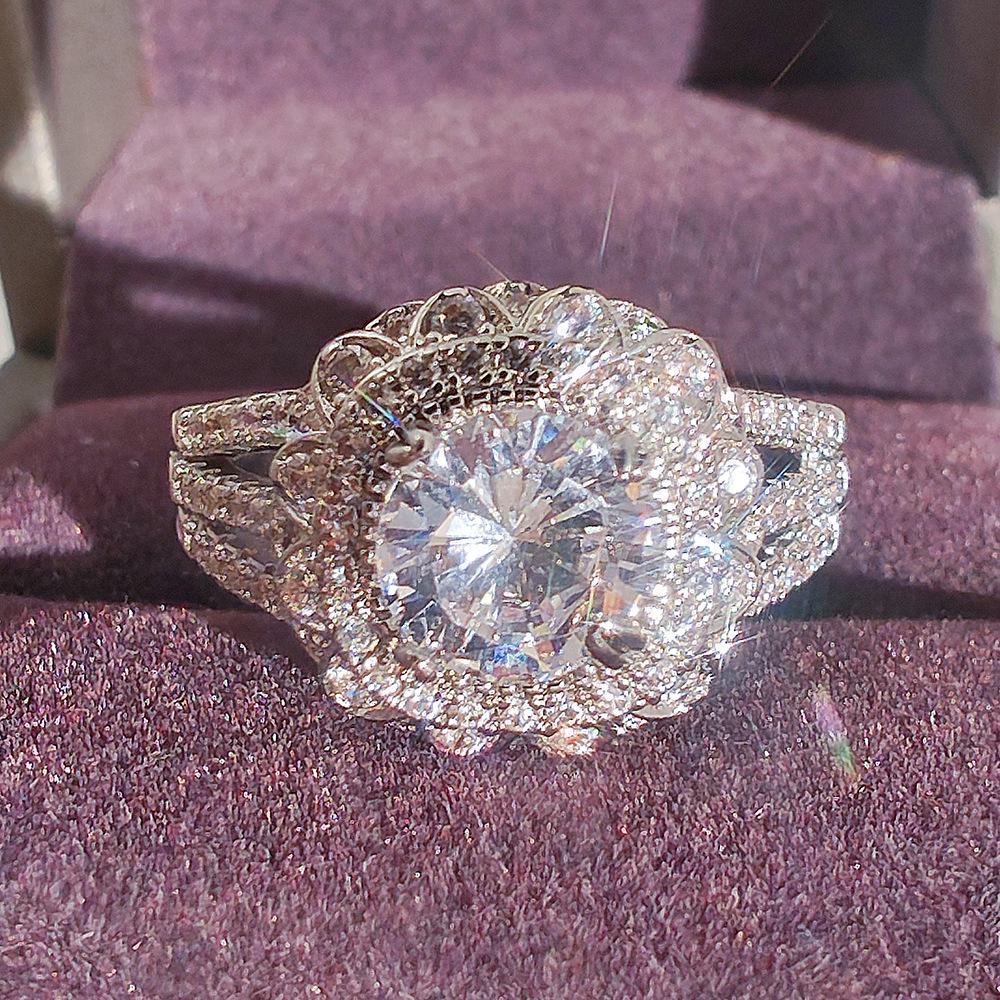 Европейско-американское кольцо с бриллиантами и цирконом для женщин f1560 Size 6 белый
Европейско-американское кольцо с бриллиантами и цирконом для женщин f1560 Size 6 белый