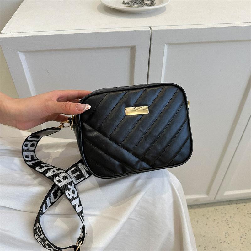 Women Embroidery Small PU Leather Crossbody Bags Fashion Causal Solid Color Shoulder Bag
Women Embroidery Small PU Leather Crossbody Bags Fashion Causal Solid Color Shoulder Bag