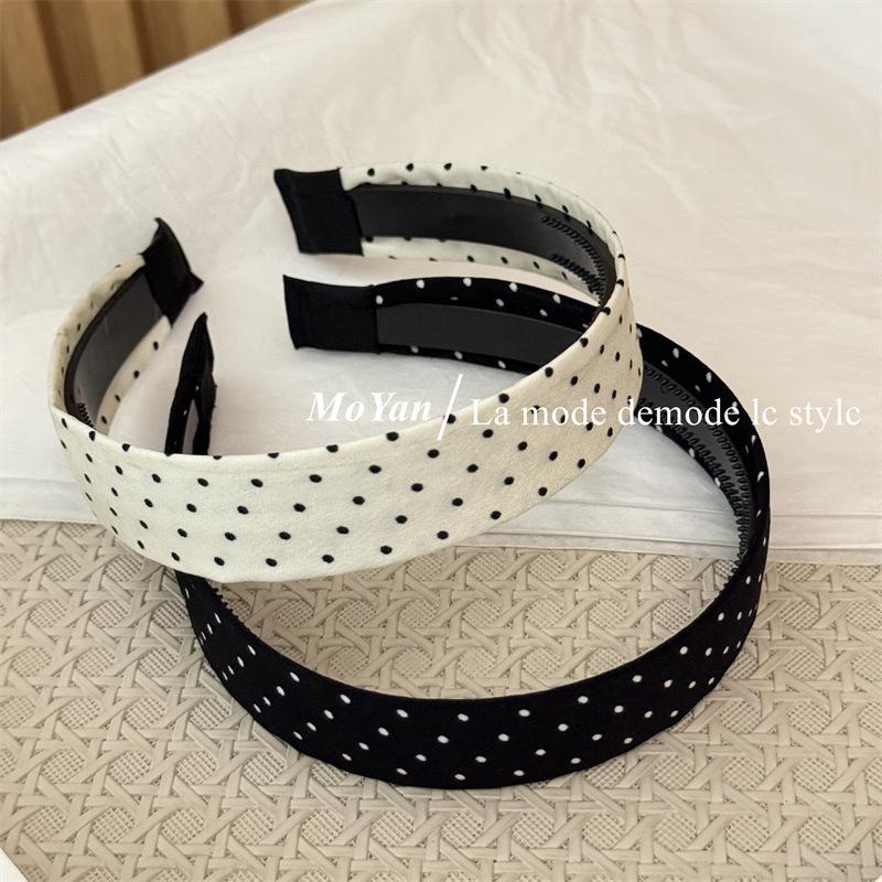 2Pcs 2026 Casual Korean Polka Dot Hairband Fashion SimplicityBlack White Non Slip Grip Headband for Women Chic Hair Accessory
2Pcs 2026 Casual Korean Polka Dot Hairband Fashion SimplicityBlack White Non Slip Grip Headband for Women Chic Hair Accessory