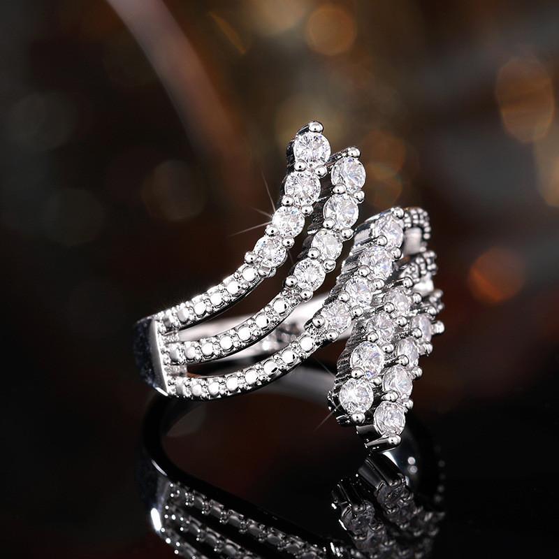 925 Sterling Silver Wedding Rings for Women Crystal Cubic Zircon Luxury Silver Female Ring Fashion Contracted Design Jewelry 7
925 Sterling Silver Wedding Rings for Women Crystal Cubic Zircon Luxury Silver Female Ring Fashion Contracted Design Jewelry 7