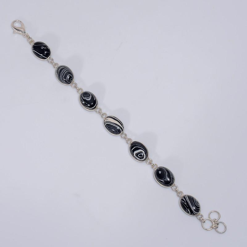 Excellent Top Grade Qualite 100% Natural Black Rainbow Calsilica Oval Shape Ethnic Handmade Jewelry 925 Steling Silver Bracelet 7-8 WSJ5217 7-8
Excellent Top Grade Qualite 100% Natural Black Rainbow Calsilica Oval Shape Ethnic Handmade Jewelry 925 Steling Silver Bracelet 7-8 WSJ5217 7-8