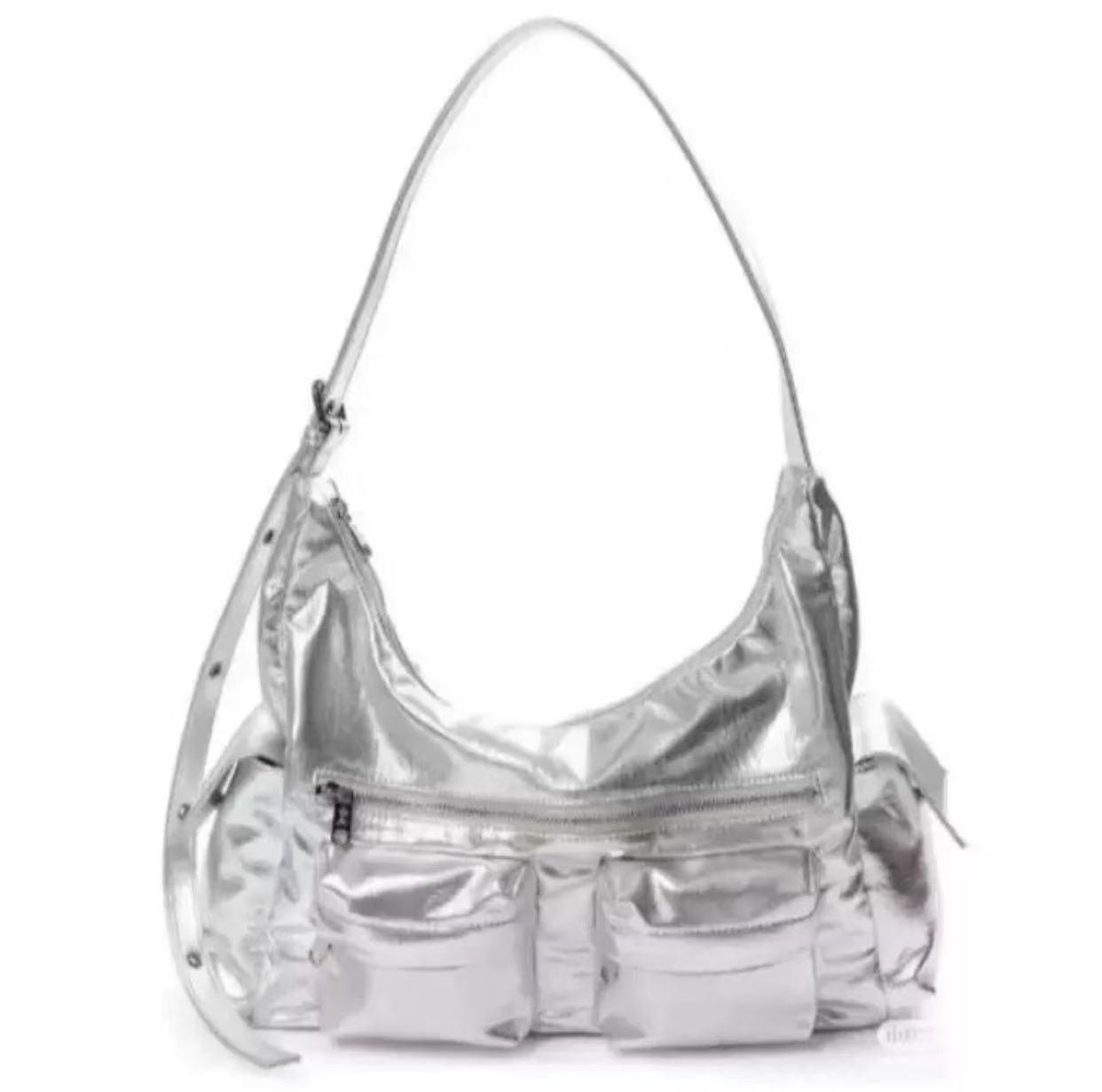 Korean Niche Song Yuqi Saddle Crossbody & Shoulder Tote серебряный
Korean Niche Song Yuqi Saddle Crossbody & Shoulder Tote серебряный