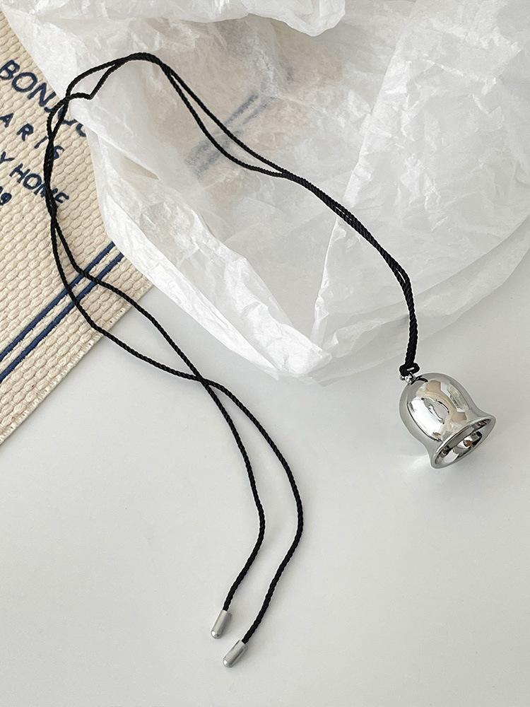 Корейское шелковое ожерелье с подвеской в виде розы Корейское простое ожерелье-цепочка до ключиц темпераментная нишевая высококачественная бижутерия
Корейское шелковое ожерелье с подвеской в виде розы Корейское простое ожерелье-цепочка до ключиц темпераментная нишевая высококачественная бижутерия